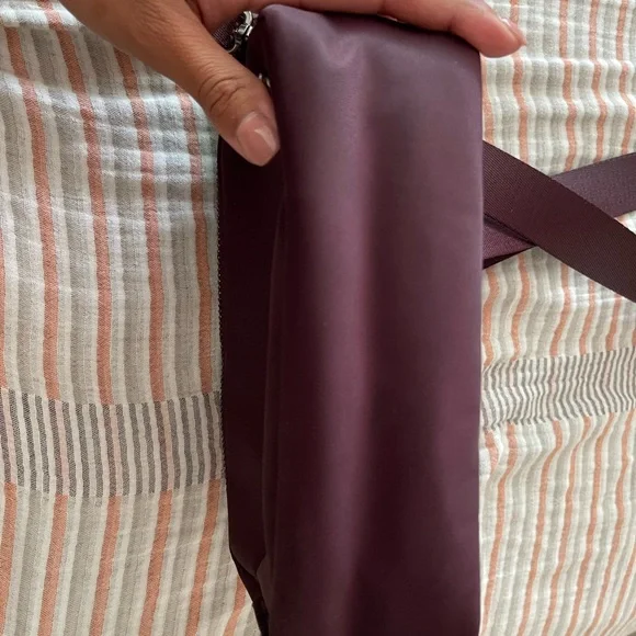 Lululemon Athletica Brown Crossbody Bag with Durable Design - Picture 4 of 7